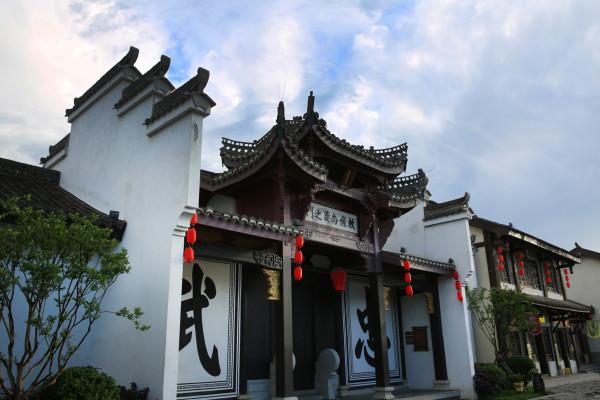 逃离整洁的储藏室
